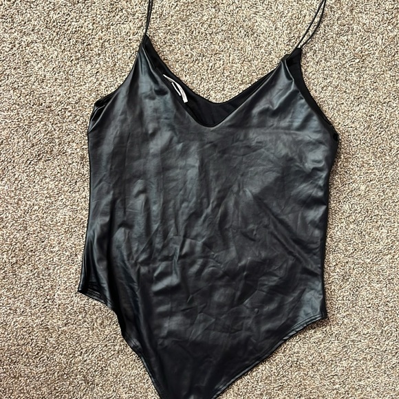 Leather bodysuit - Picture 5 of 7